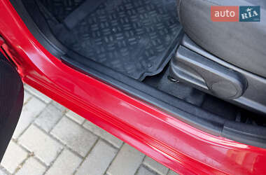 Хэтчбек Hyundai i10 2012 в 