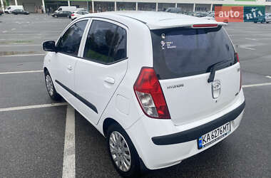 Хэтчбек Hyundai i10 2010 в 