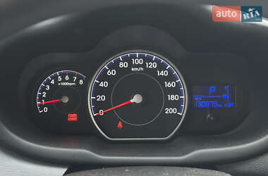Хэтчбек Hyundai i10 2011 в 