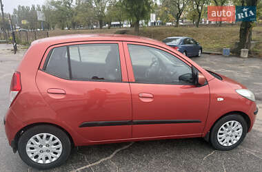 Хэтчбек Hyundai i10 2010 в 