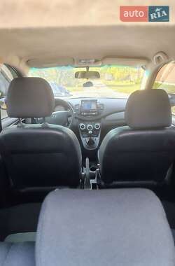 Хэтчбек Hyundai i10 2008 в 