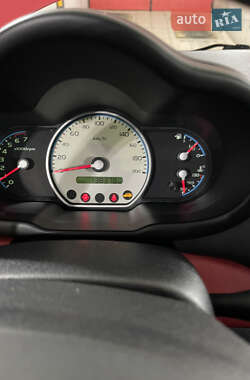 Хэтчбек Hyundai i10 2008 в 