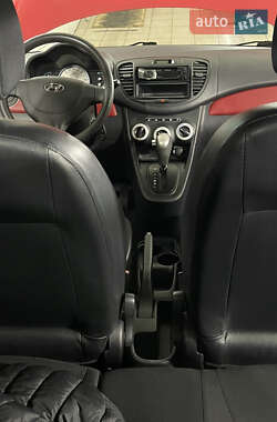 Хэтчбек Hyundai i10 2008 в 