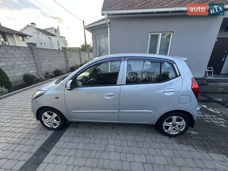 Хэтчбек Hyundai i10 2012 в Запорожье