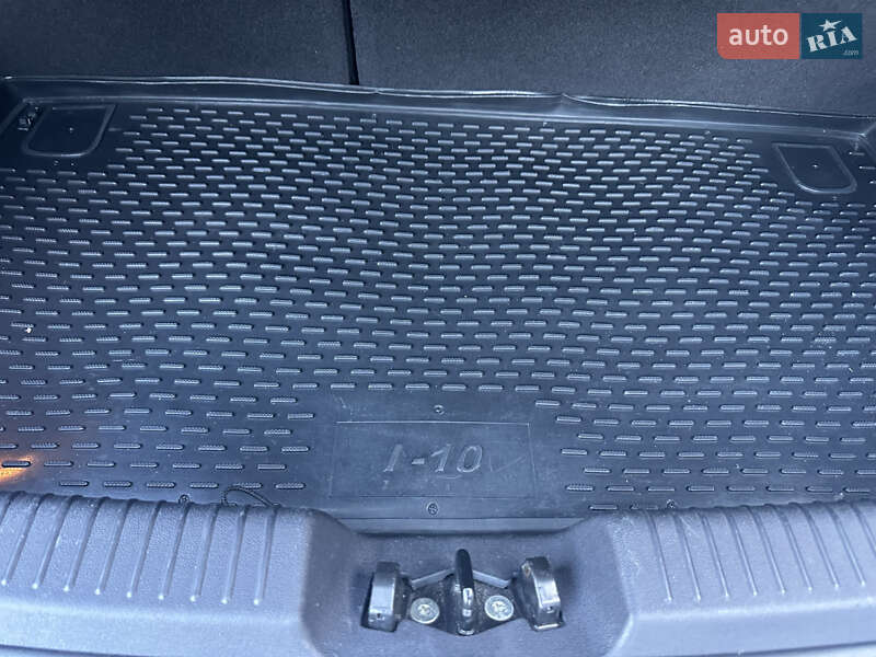 Хэтчбек Hyundai i10 2012 в Запорожье