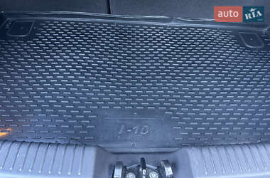 Хэтчбек Hyundai i10 2012 в 