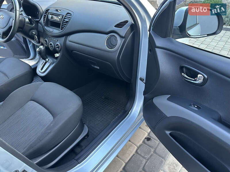 Хэтчбек Hyundai i10 2012 в Запорожье