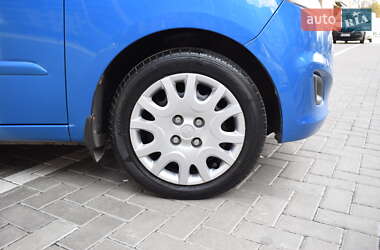 Хэтчбек Hyundai i10 2012 в 