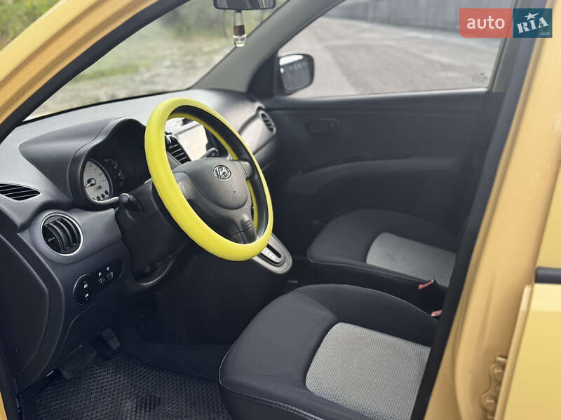 Хэтчбек Hyundai i10 2008 в Киеве