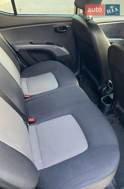 Хэтчбек Hyundai i10 2008 в 