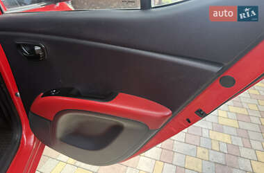 Хэтчбек Hyundai i10 2008 в 