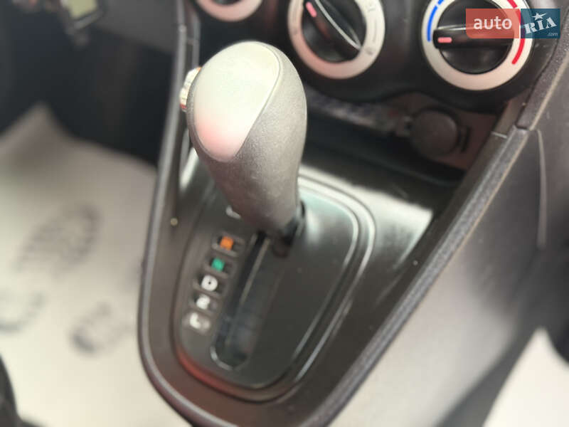 Хэтчбек Hyundai i10 2008 в Днепре