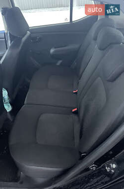 Хэтчбек Hyundai i10 2012 в 