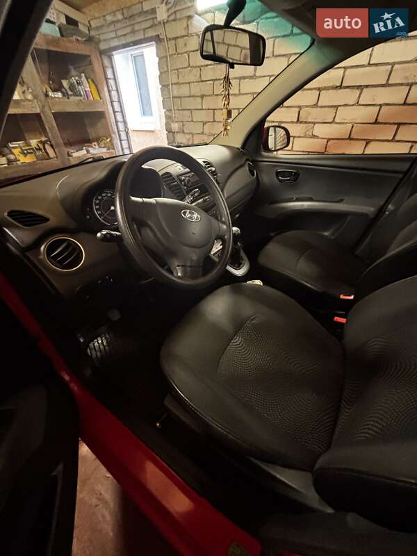 Хэтчбек Hyundai i10 2012 в Черкассах
