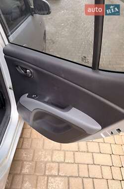 Хэтчбек Hyundai i10 2012 в 