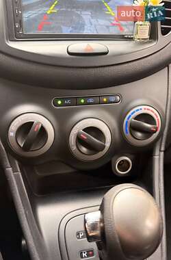 Хэтчбек Hyundai i10 2012 в 