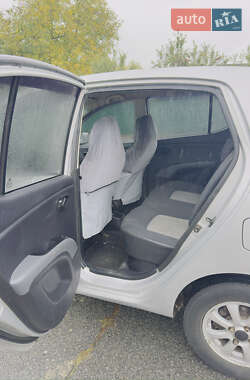 Хэтчбек Hyundai i10 2008 в 