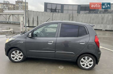 Хэтчбек Hyundai i10 2012 в 