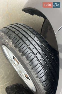 Хэтчбек Hyundai i10 2012 в 