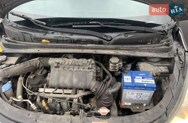 Хэтчбек Hyundai i10 2012 в 