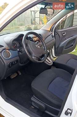 Хэтчбек Hyundai i10 2012 в 