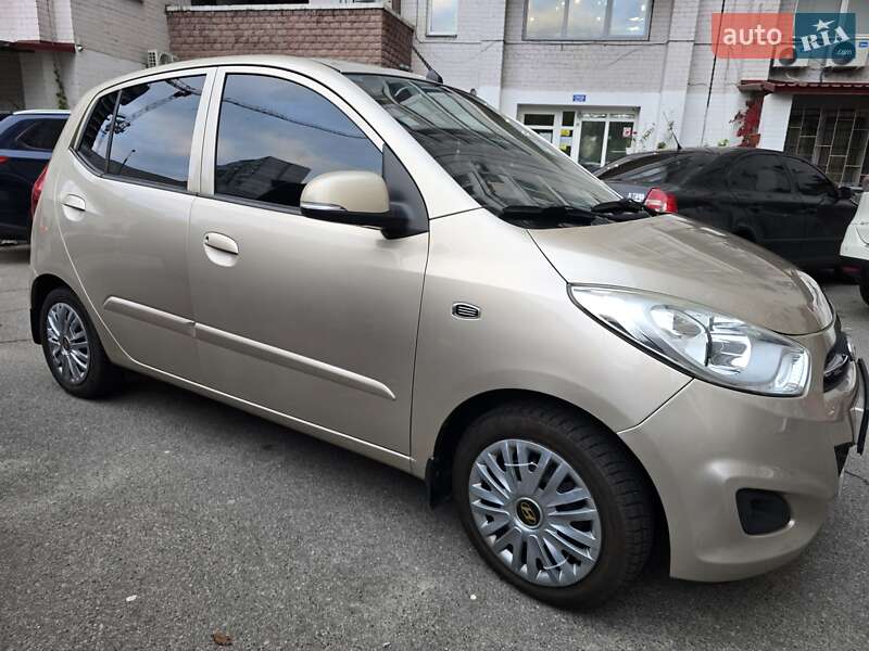 Хетчбек Hyundai i10 2011 в Києві