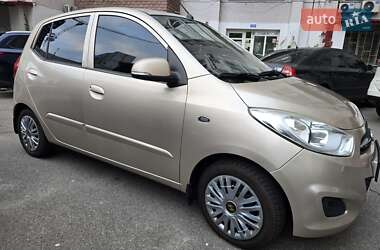 Хэтчбек Hyundai i10 2011 в 