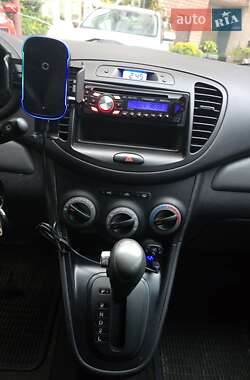 Хэтчбек Hyundai i10 2011 в 