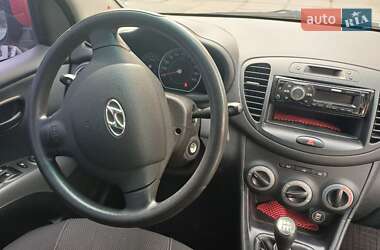 Хэтчбек Hyundai i10 2012 в 