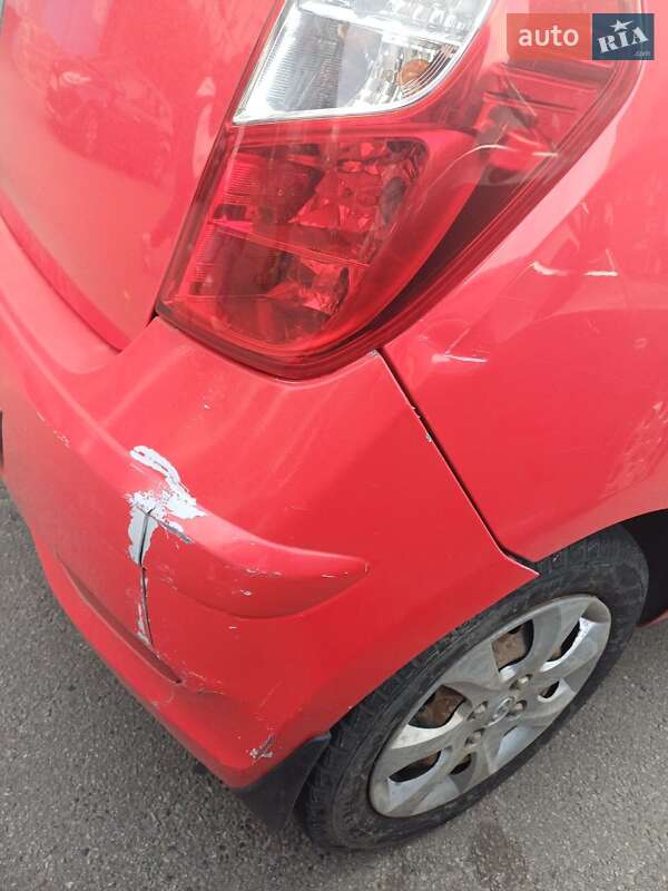 Хэтчбек Hyundai i10 2012 в Харькове