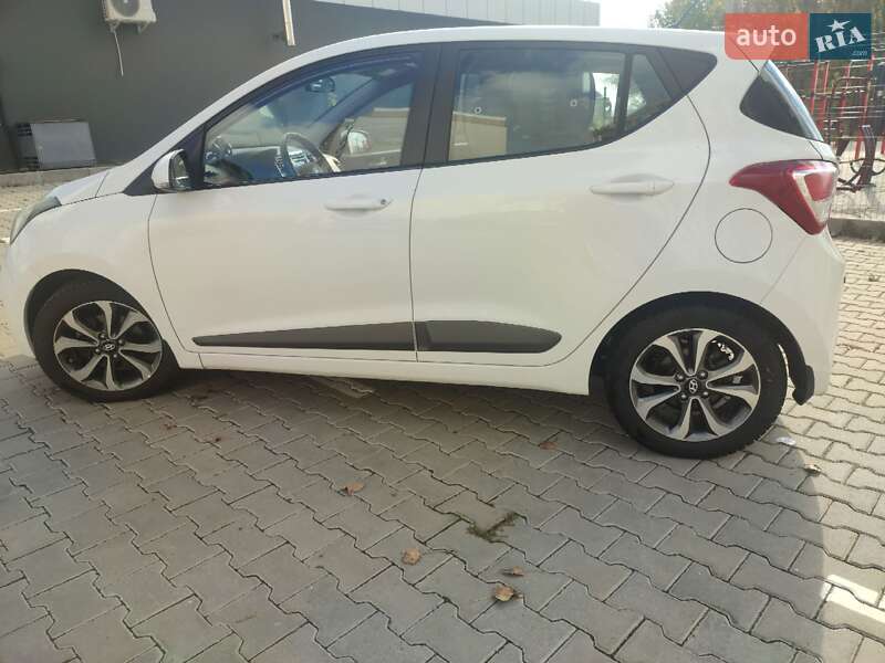 Хэтчбек Hyundai i10 2014 в Хмельницком