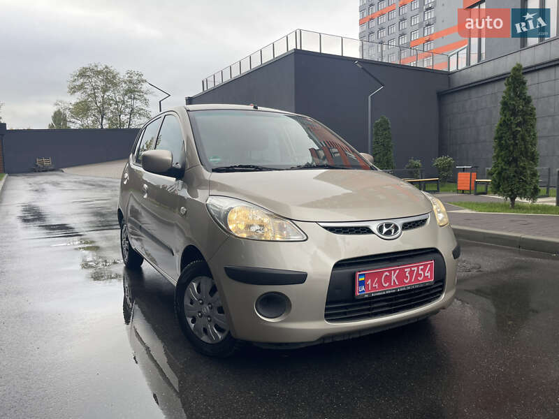 Хэтчбек Hyundai i10 2009 в Киеве