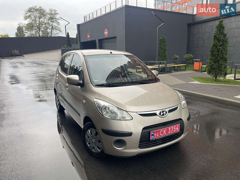 Хэтчбек Hyundai i10 2009 в Киеве
