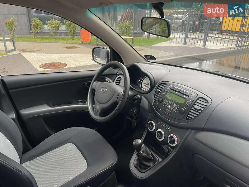 Хэтчбек Hyundai i10 2009 в Киеве