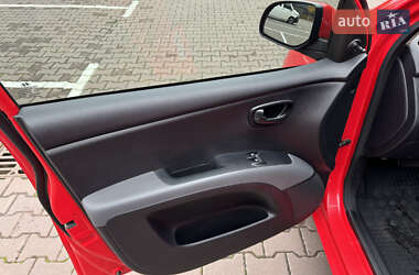 Хетчбек Hyundai i10 2013 в 