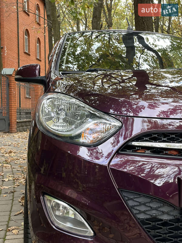 Хэтчбек Hyundai i10 2012 в Одессе фото 10 Хэтчбек Hyundai i10 2012 в Одессе