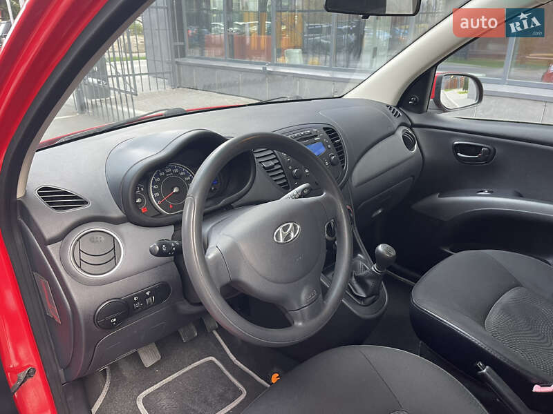 Хетчбек Hyundai i10 2011 в Києві