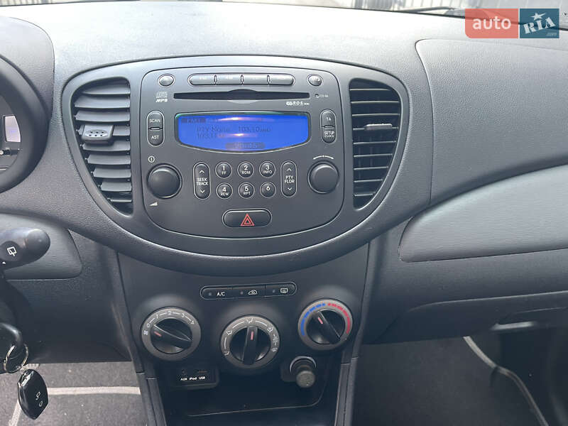 Хетчбек Hyundai i10 2011 в Києві