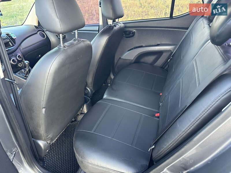 Хэтчбек Hyundai i10 2013 в Полтаве фото 17 Хэтчбек Hyundai i10 2013 в Полтаве