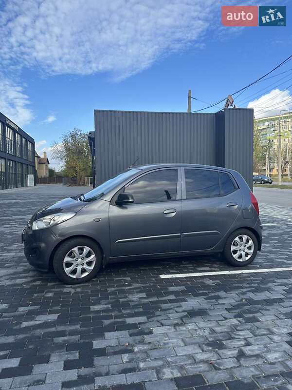 Хэтчбек Hyundai i10 2013 в Полтаве фото 4 Хэтчбек Hyundai i10 2013 в Полтаве
