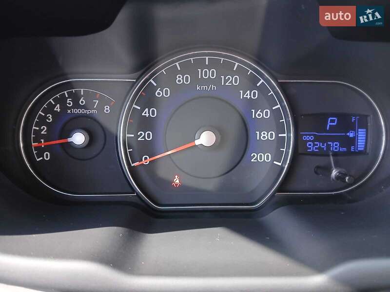 Хетчбек Hyundai i10 2012 в Харкові