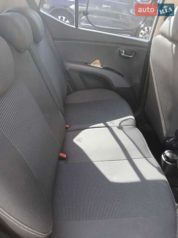 Хетчбек Hyundai i10 2012 в Харкові