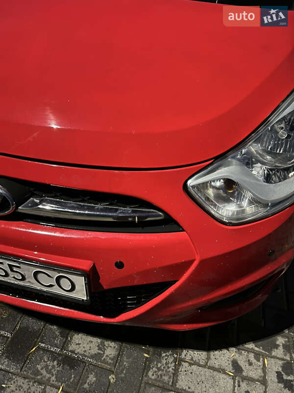 Хетчбек Hyundai i10 2012 в Чернівцях фото 10 Хетчбек Hyundai i10 2012 в Чернівцях