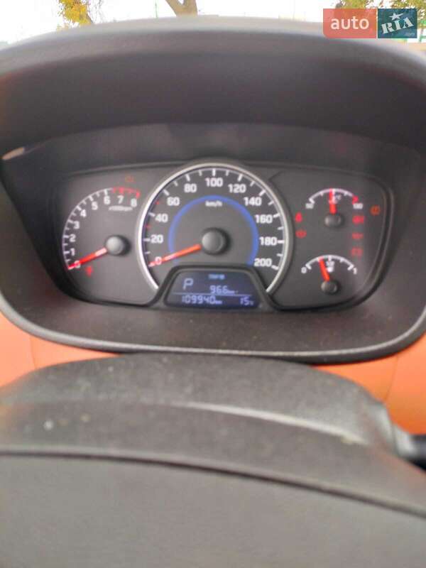 Хетчбек Hyundai i10 2014 в Одесі