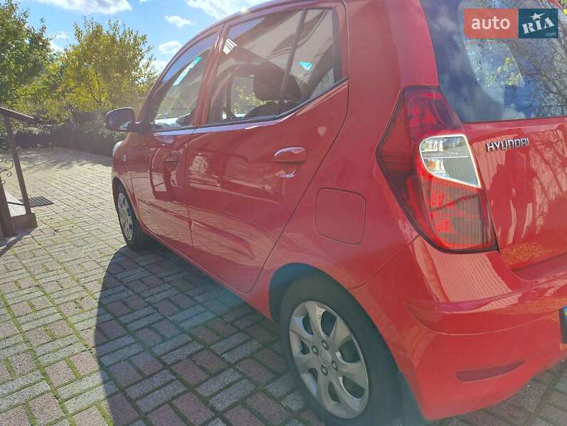 Хэтчбек Hyundai i10 2012 в Киеве