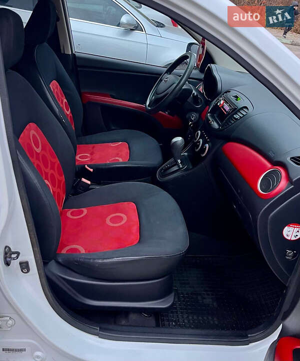 Хетчбек Hyundai i10 2008 в Охтирці