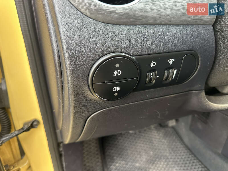 Хэтчбек Hyundai i10 2008 в Киеве