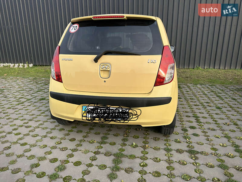 Хэтчбек Hyundai i10 2008 в Киеве