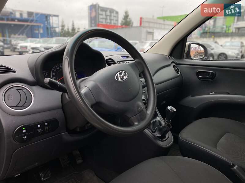 Хетчбек Hyundai i10 2013 в Києві фото 8 Хетчбек Hyundai i10 2013 в Києві