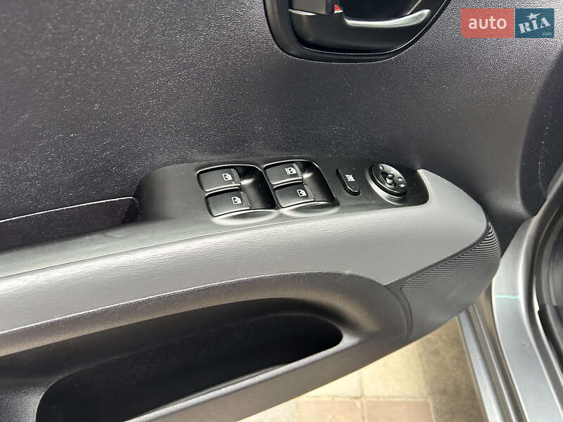 Хэтчбек Hyundai i10 2008 в Черкассах